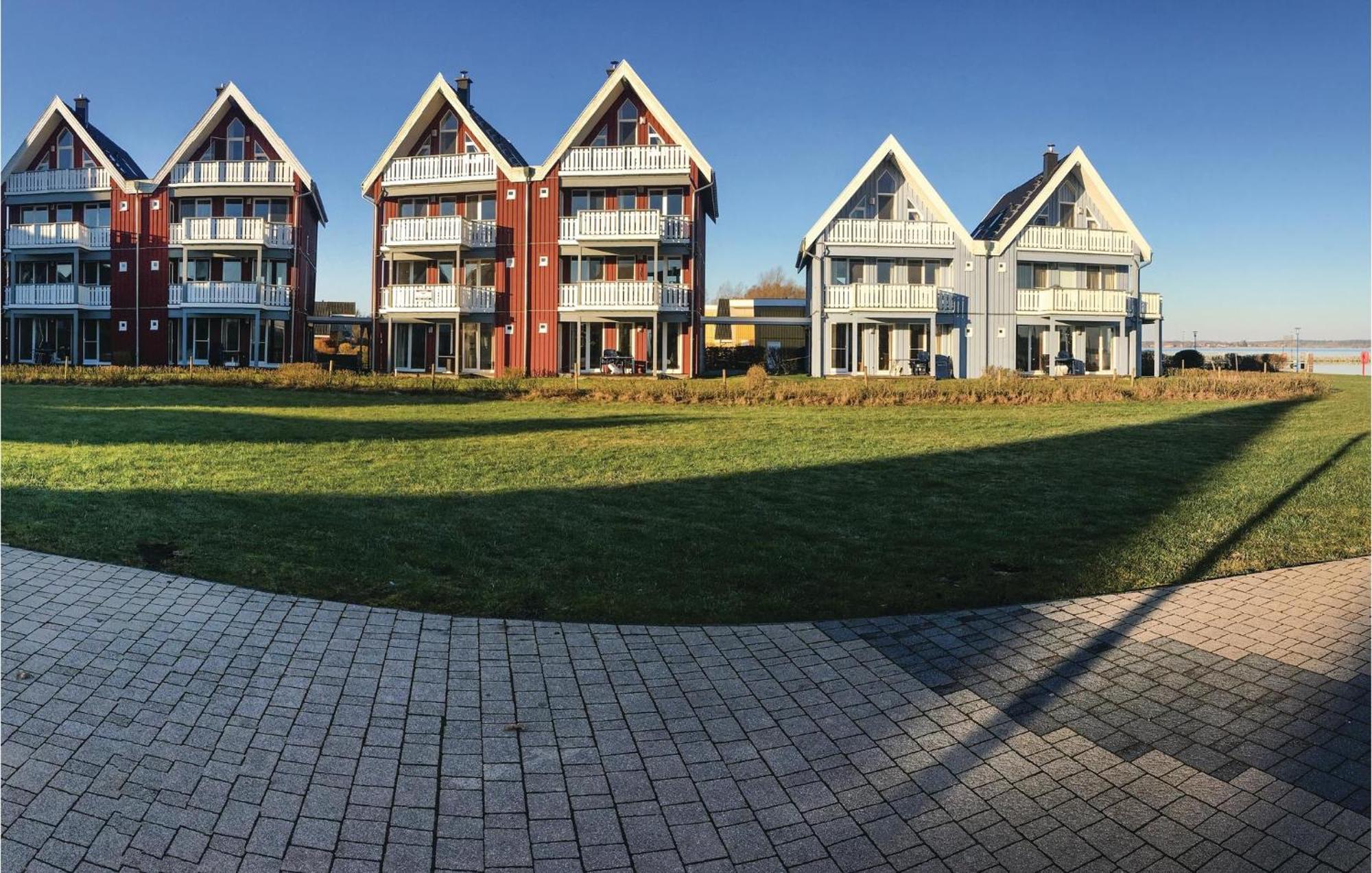 Pet Friendly Apartment In Rechlin With Kitchen Extérieur photo
